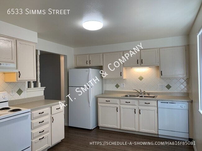 Building Photo - 6533 Simms St