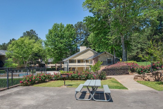 Building Photo - 2100 Winters Park Dr
