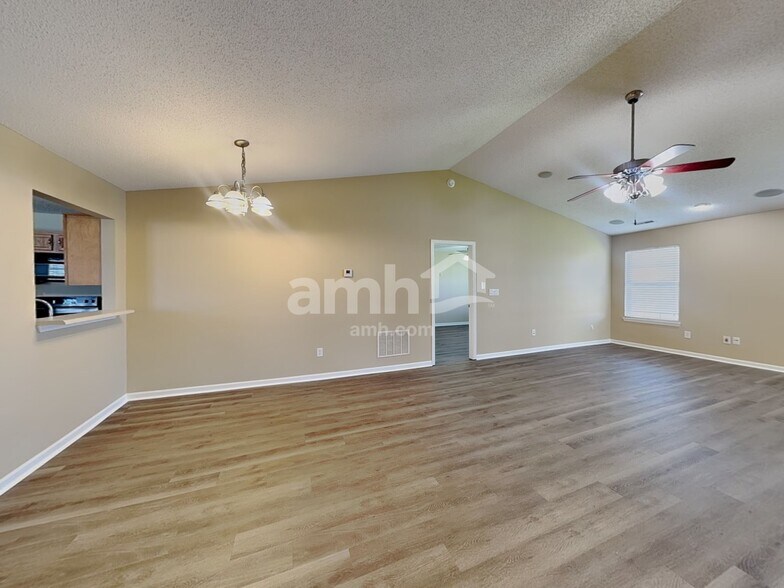 Building Photo - 1830 Eastfork Dr