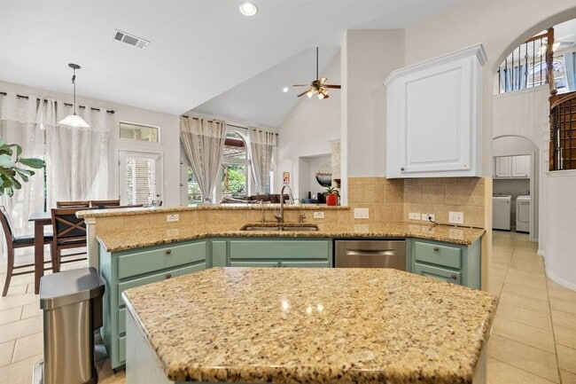 Building Photo - 10921 Tornasol Ln