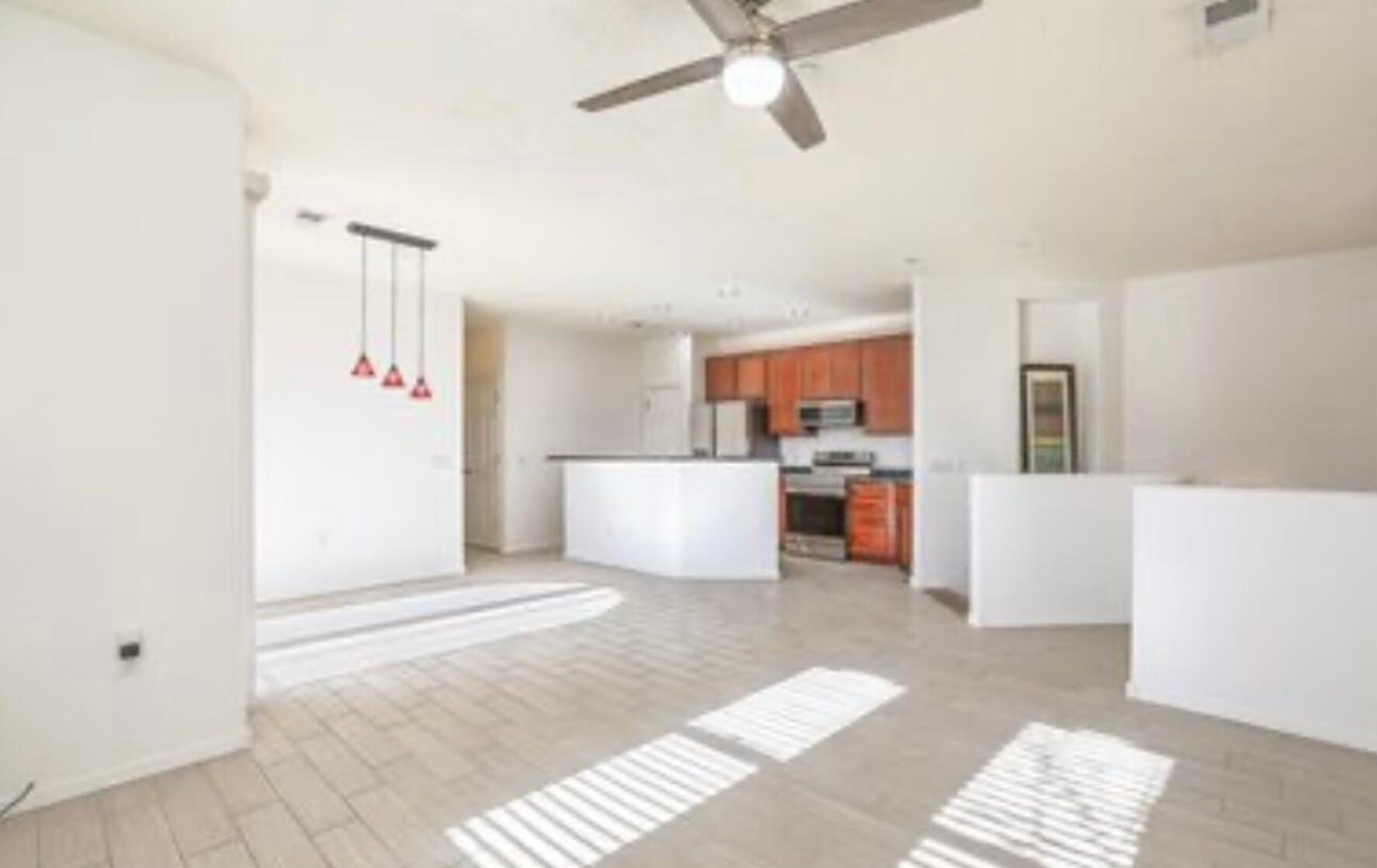 Building Photo - 601 Menaul Blvd NE