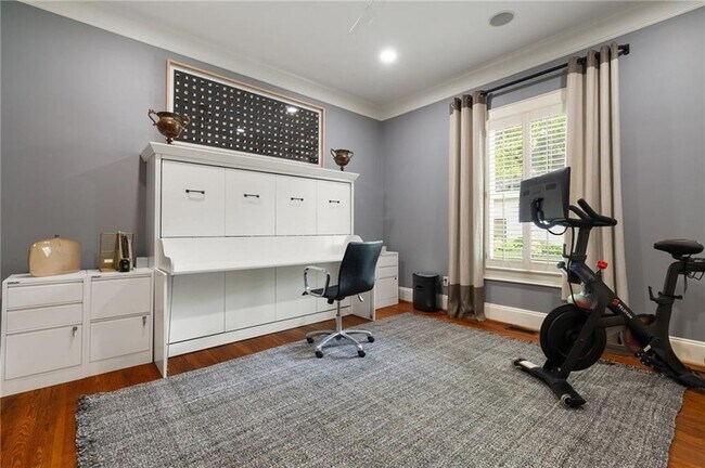 Building Photo - 28 Clay St SE