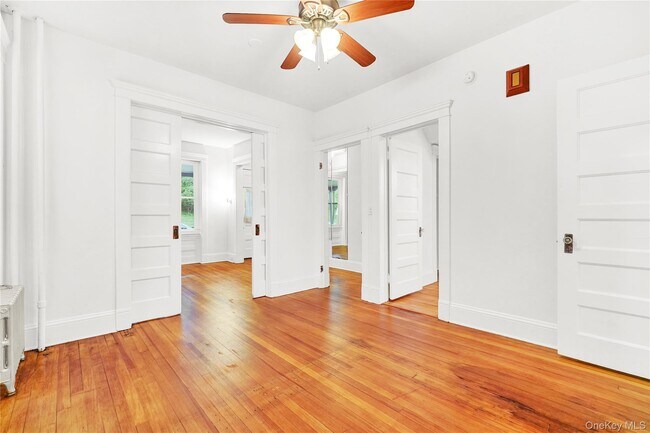 Building Photo - 158 Dubois St