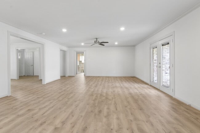 Building Photo - 6022 Beaudry Dr