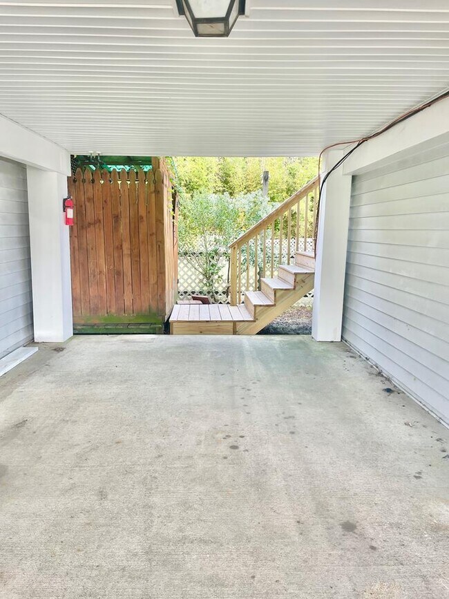 Building Photo - 7141 Margarets Ln