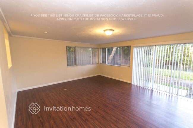 Building Photo - 108 NW 45th Ave