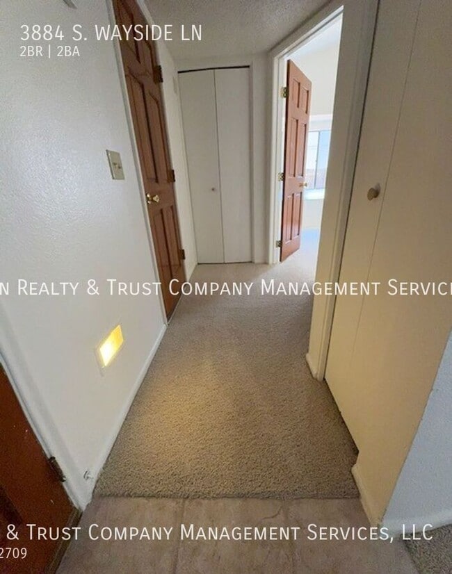 Building Photo - 3884 S Wayside Ln