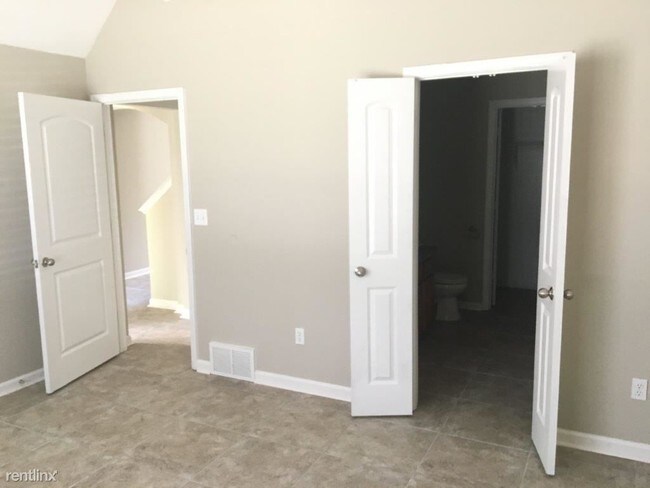 Building Photo - 10233 Sterling Ridge Dr
