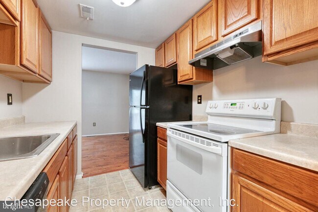 Building Photo - 3 br, 2.5 bath House - 1821 Blue Jay Court