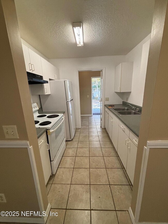 Building Photo - 177 Palmer St