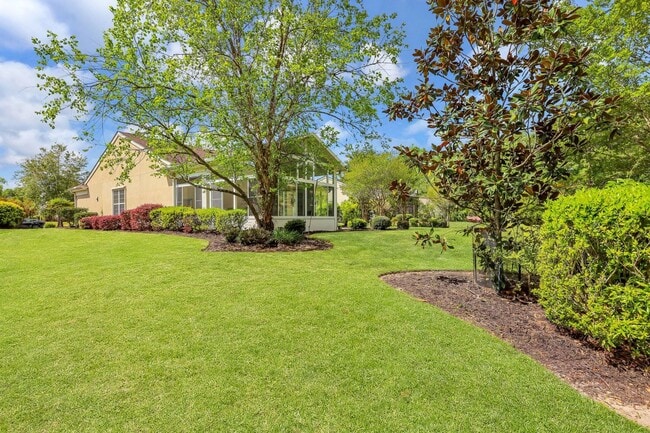 Building Photo - Stunning 2 bedroom, 2 bath in Bluffton