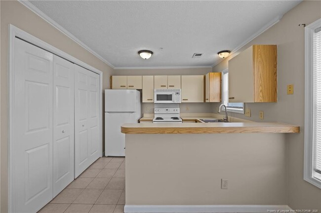 Building Photo - 962 Stewarts Creek Dr