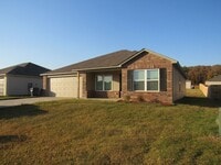 Building Photo - Contact Peggy at 501-676-1758 or Heather a...