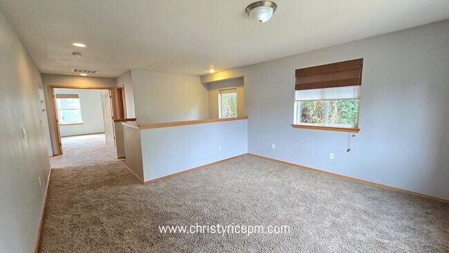 Building Photo - 12857 NE 200th Pl