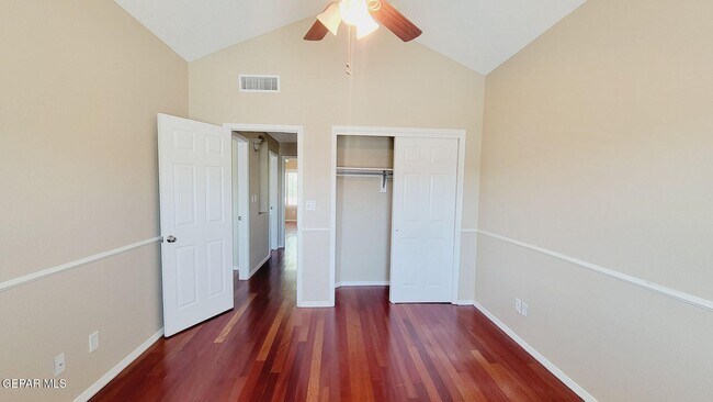 Building Photo - 6329 Franklin Ridge Dr