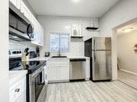 Building Photo - 1500 SW 12th Ct