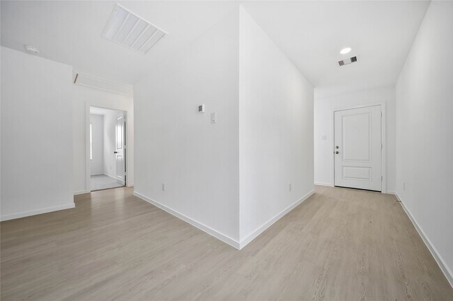 Building Photo - 18760 Loom dr
