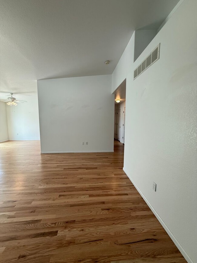 Building Photo - Charming 2 Bed, 2 Bath Home for Rent in We...