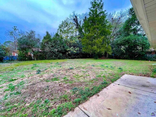 Building Photo - 107 Evelyn Dr