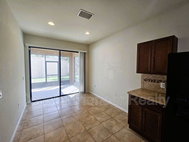 Building Photo - 6302 Magnolia Park Blvd