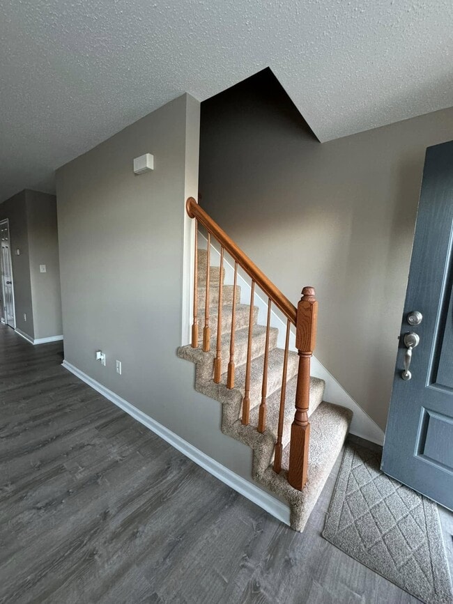 Building Photo - 119 Amanda Ln