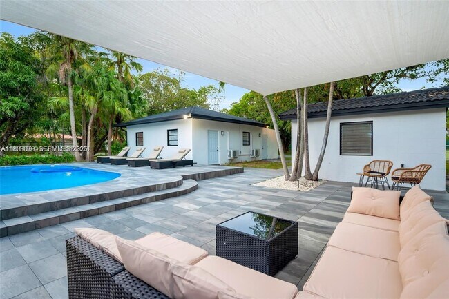 Building Photo - 7335 SW 104th St