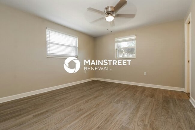 Building Photo - 3 Bedroom Pet-Friendly Home in Holiday, FL...