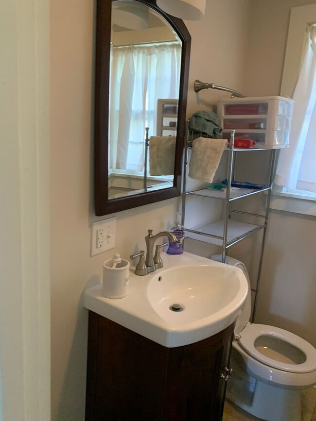 Building Photo - Single Family Home Minutes from Downtown Lexington