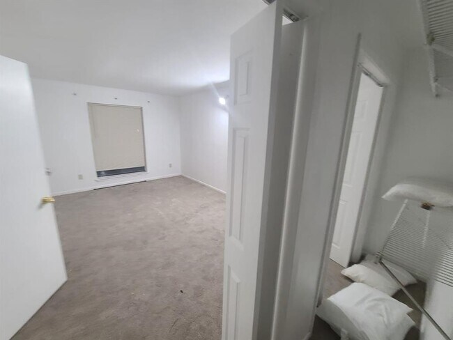 Building Photo - 8529 Hearth Dr