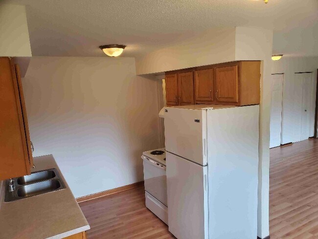 Building Photo - 1716 E 80th St