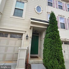 Building Photo - 7825 Rappaport Dr