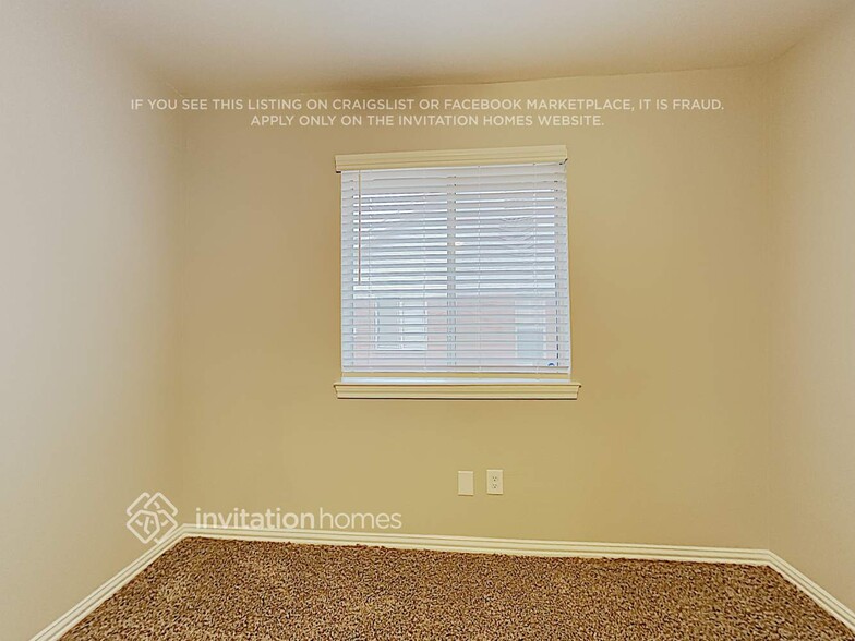 Building Photo - 8490 Hidden Spring Dr