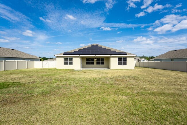Building Photo - 1556 NE 50th Ter