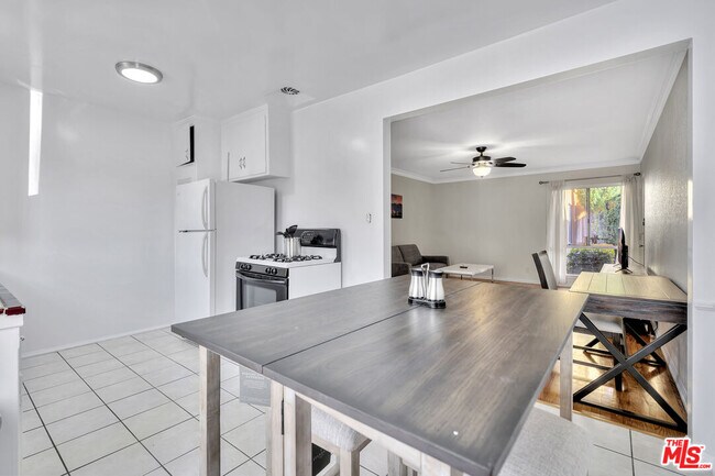 Building Photo - 3559 Sawtelle Blvd