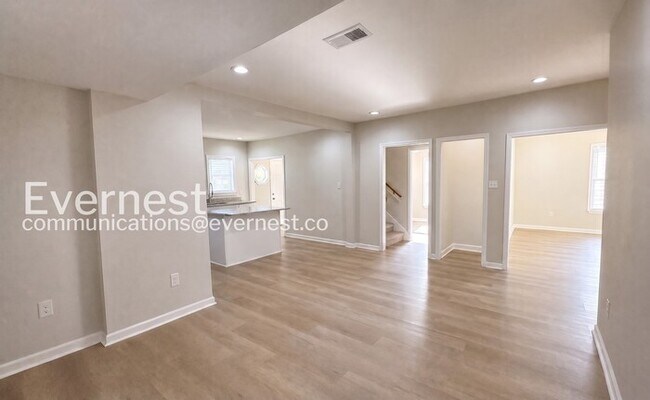 Building Photo - 4-Bed/2-Bath/Pet Friendly/Available Soon!