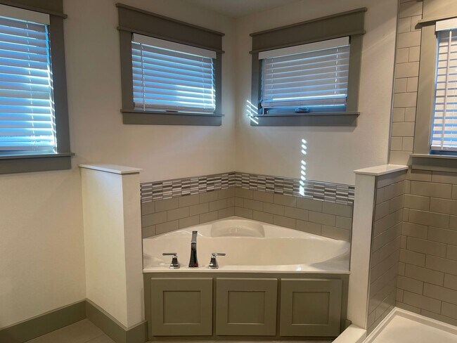 Building Photo - All Brick, 3 bedrooms AND 3 car garage