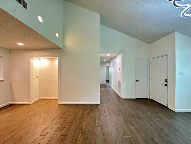 Building Photo - 3031 S Blue Meadow Cir