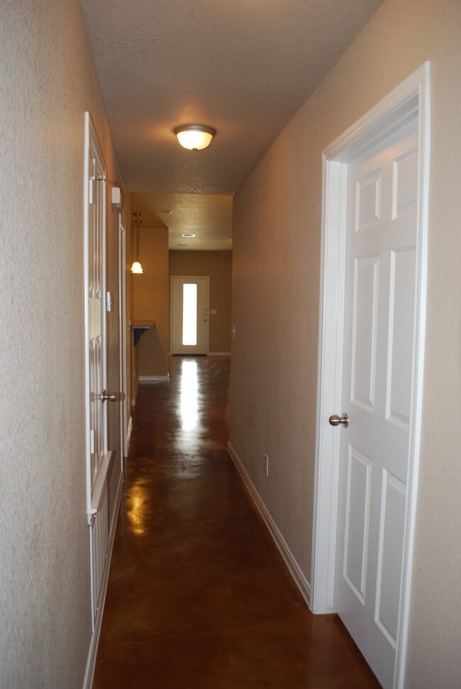 Building Photo - 1512 Dakota Ter