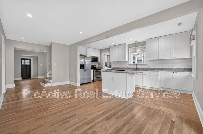 Building Photo - 1329 Cedar Ln