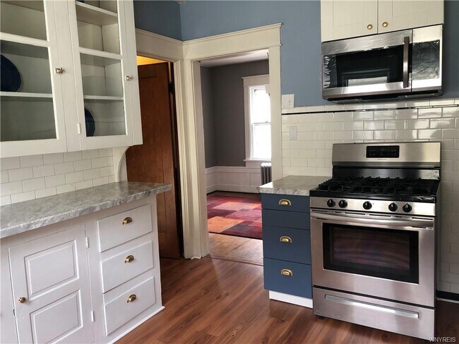 Building Photo - 59 Crestwood Ave