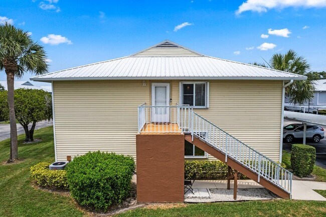Building Photo - 175 SE Village Dr