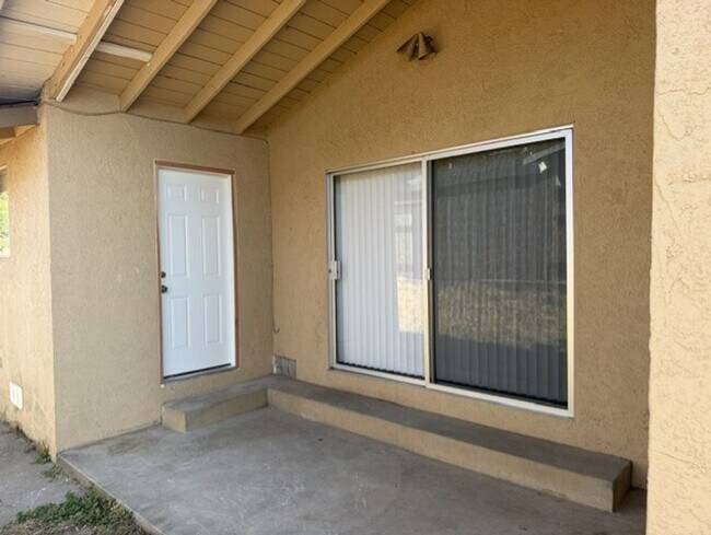 Building Photo - 5301 Bellflower Way
