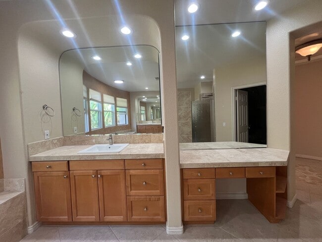 Building Photo - Elegant 5-Bedroom Carmel Valley Home with ...