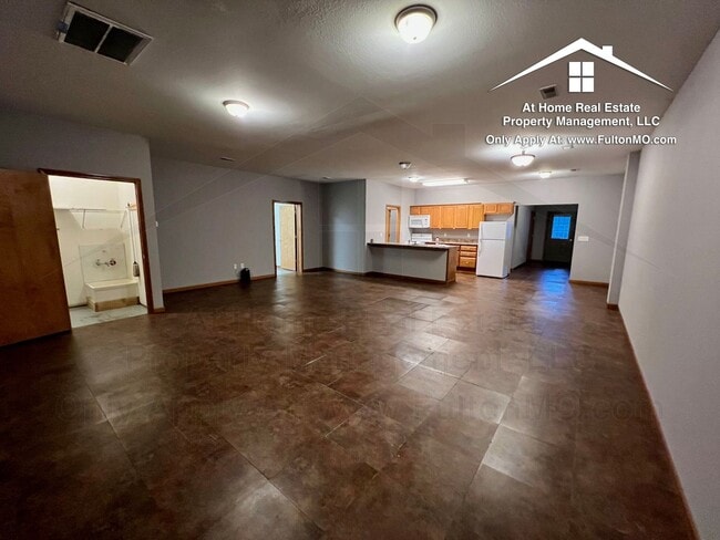 Building Photo - 2606 N Bluff St