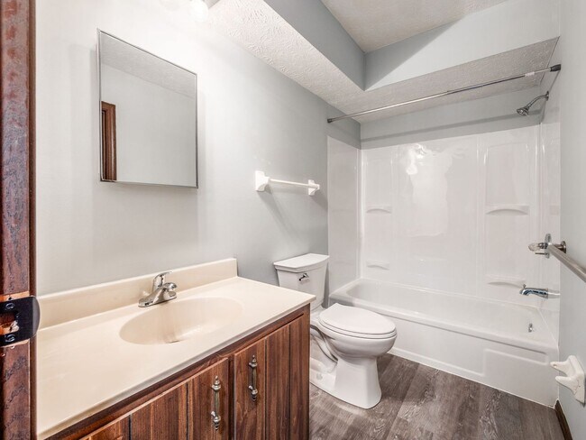 Building Photo - 8235-8237 Goldsmith Dr