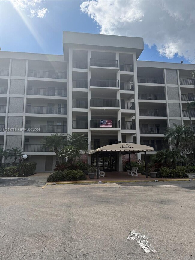 Building Photo - 2691 S Course Dr