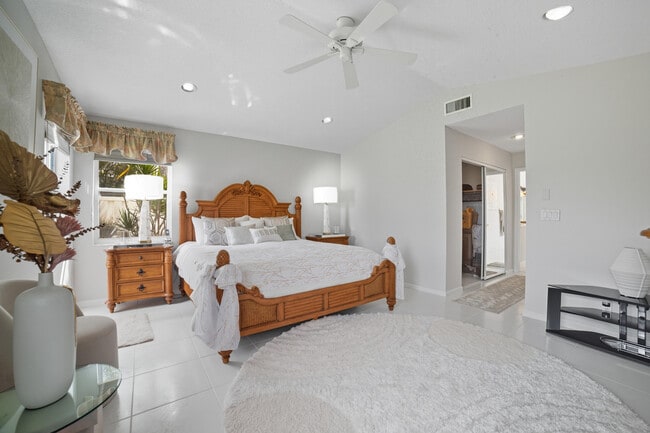 Building Photo - 12573 Coral Lakes Dr