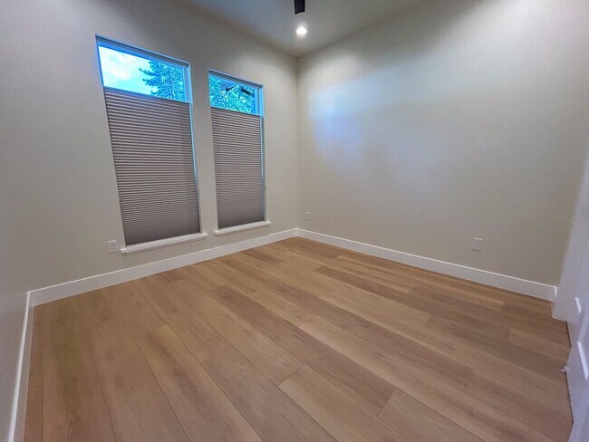 Building Photo - NEWLY BUILT HOME 4 Bed 2.5 Bathroom House in Paradise! Electricity and Solar Included!