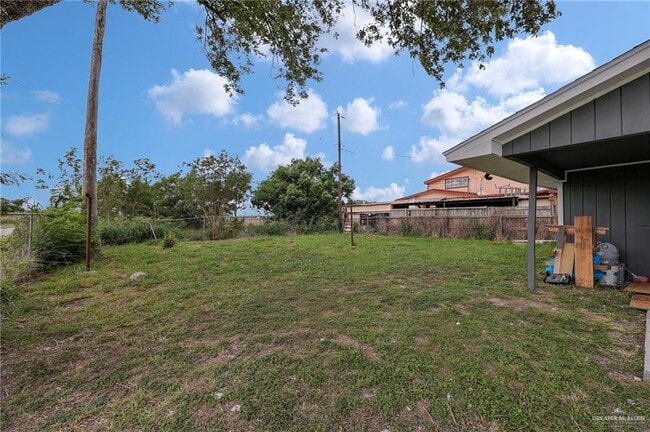 Building Photo - 810 Catarina St
