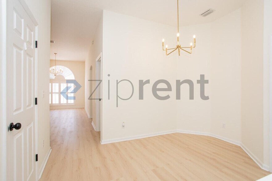 Building Photo - 10721 Long Cove Ct